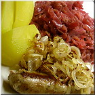 saures-rotkraut-kartoffel-wuerstchen-zwiebel