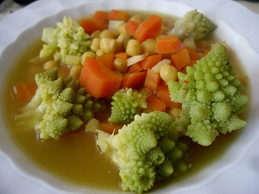 kichererbsen-romanesco-suppe