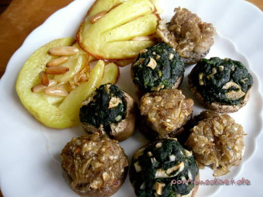 Champignons, gefüllt mit Spinat und Knoblauch - und (2) mit Petersilienwurzel